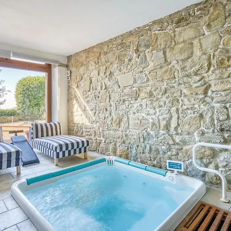 Semesterbostad Borgo Elisa